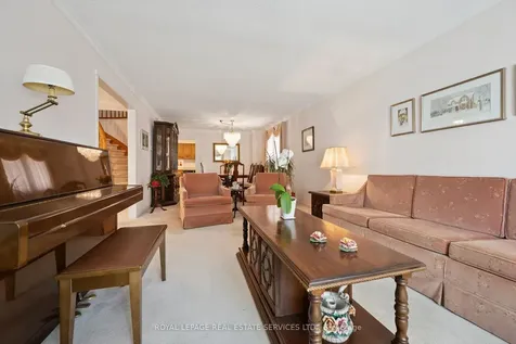 2067 Pen Street Oakville ON L6H 3L2