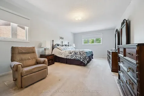 2067 Pen Street Oakville ON L6H 3L2