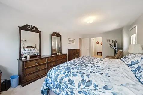 2067 Pen Street Oakville ON L6H 3L2