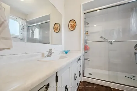 2067 Pen Street Oakville ON L6H 3L2