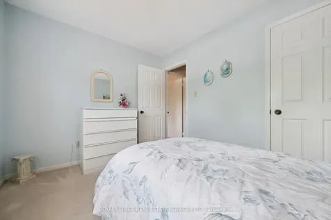 2067 Pen Street Oakville ON L6H 3L2