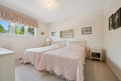 2067 Pen Street Oakville ON L6H 3L2