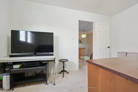 2067 Pen Street Oakville ON L6H 3L2