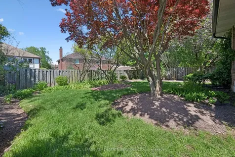 2067 Pen Street Oakville ON L6H 3L2