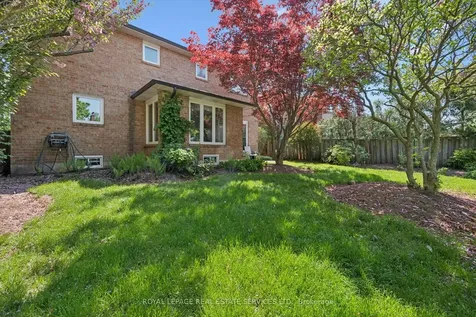 2067 Pen Street Oakville ON L6H 3L2