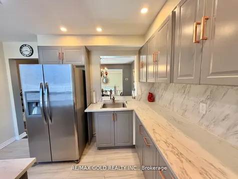 7707 Darcel Avenue Mississauga ON L4T 3W9