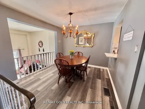 7707 Darcel Avenue Mississauga ON L4T 3W9