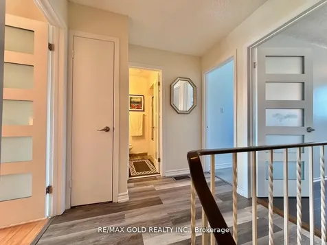 7707 Darcel Avenue Mississauga ON L4T 3W9
