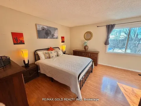 7707 Darcel Avenue Mississauga ON L4T 3W9
