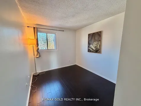 7707 Darcel Avenue Mississauga ON L4T 3W9