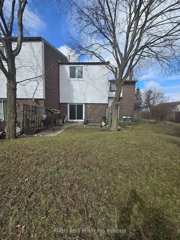 7707 Darcel Avenue Mississauga ON L4T 3W9