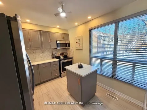 7707 Darcel Avenue Mississauga ON L4T 3W9