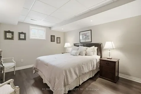 2258 Turnberry Road Burlington ON L7M 4S6