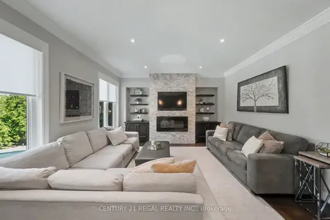 2260 Chickadee Crescent Oakville ON L6M 3S2