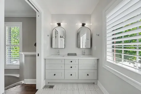 2260 Chickadee Crescent Oakville ON L6M 3S2