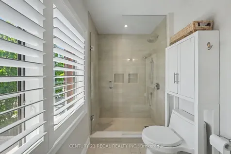 2260 Chickadee Crescent Oakville ON L6M 3S2