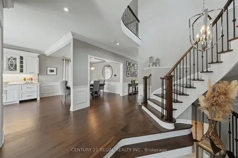 2260 Chickadee Crescent Oakville ON L6M 3S2
