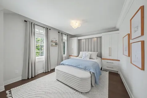 2260 Chickadee Crescent Oakville ON L6M 3S2