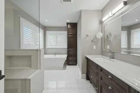 2260 Chickadee Crescent Oakville ON L6M 3S2