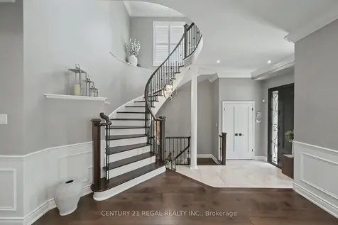 2260 Chickadee Crescent Oakville ON L6M 3S2