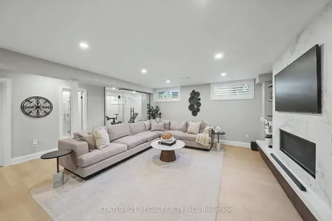 2260 Chickadee Crescent Oakville ON L6M 3S2
