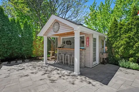2260 Chickadee Crescent Oakville ON L6M 3S2