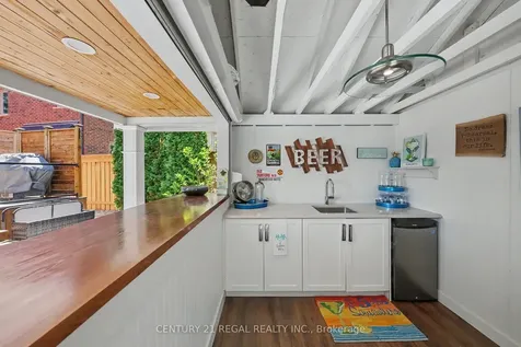 2260 Chickadee Crescent Oakville ON L6M 3S2