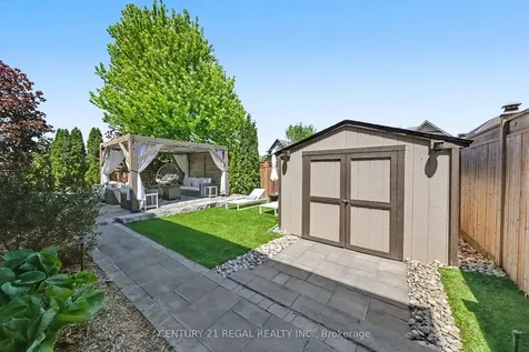 2260 Chickadee Crescent Oakville ON L6M 3S2