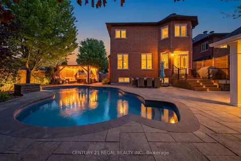 2260 Chickadee Crescent Oakville ON L6M 3S2