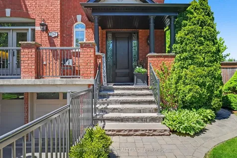 2260 Chickadee Crescent Oakville ON L6M 3S2