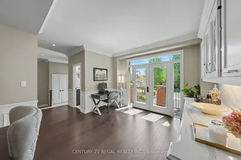 2260 Chickadee Crescent Oakville ON L6M 3S2