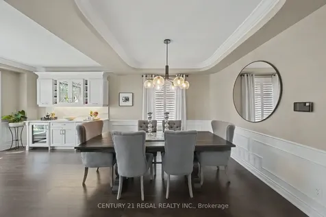 2260 Chickadee Crescent Oakville ON L6M 3S2