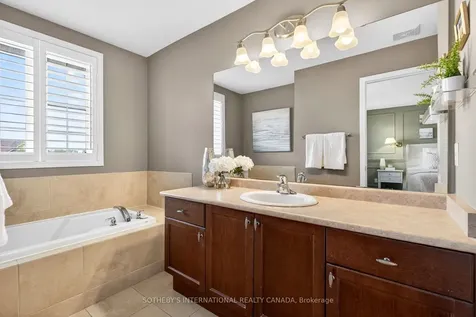 2238 Stone Glen Crescent Oakville ON L6M 5G6
