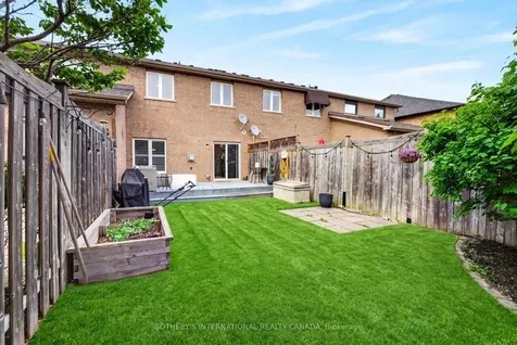 2238 Stone Glen Crescent Oakville ON L6M 5G6