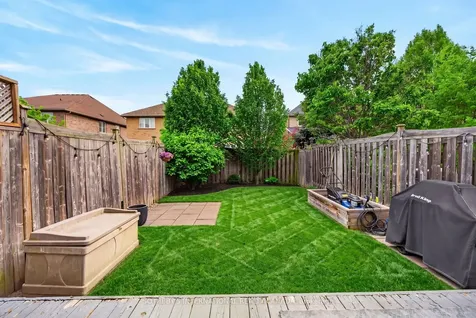 2238 Stone Glen Crescent Oakville ON L6M 5G6