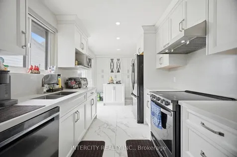 3164 Gwendale Crescent Mississauga ON L5A 3B4