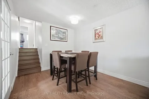 3164 Gwendale Crescent Mississauga ON L5A 3B4