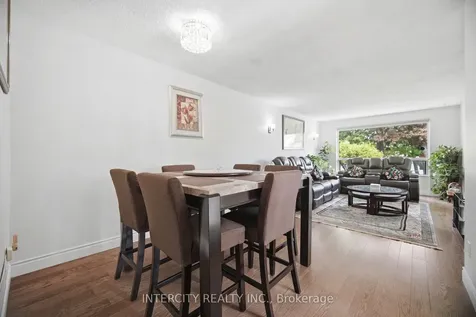3164 Gwendale Crescent Mississauga ON L5A 3B4