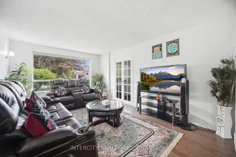 3164 Gwendale Crescent Mississauga ON L5A 3B4