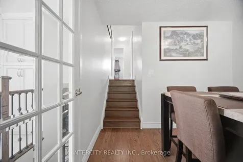 3164 Gwendale Crescent Mississauga ON L5A 3B4