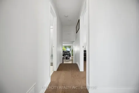 3164 Gwendale Crescent Mississauga ON L5A 3B4
