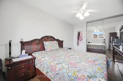 3164 Gwendale Crescent Mississauga ON L5A 3B4