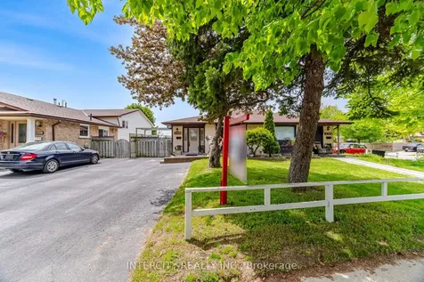 3164 Gwendale Crescent Mississauga ON L5A 3B4