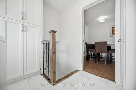 3164 Gwendale Crescent Mississauga ON L5A 3B4