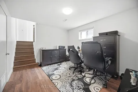 3164 Gwendale Crescent Mississauga ON L5A 3B4