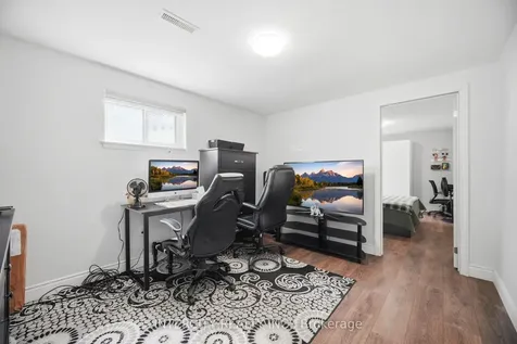 3164 Gwendale Crescent Mississauga ON L5A 3B4