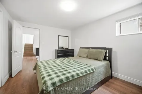3164 Gwendale Crescent Mississauga ON L5A 3B4