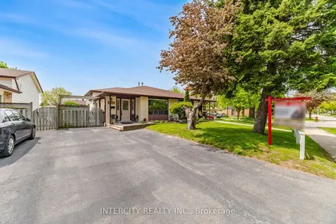 3164 Gwendale Crescent Mississauga ON L5A 3B4