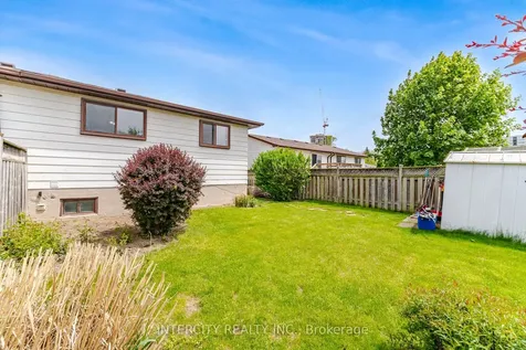 3164 Gwendale Crescent Mississauga ON L5A 3B4