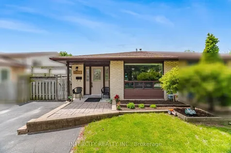 3164 Gwendale Crescent Mississauga ON L5A 3B4
